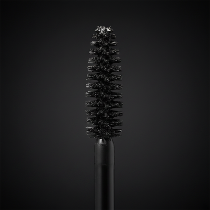Noir Amplify Mascara - macro close-up of spiral bristle wand