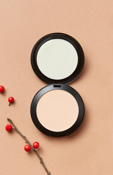 Silky Pressed Powder Compact with Mirror — Buildable Coverage & Matte Finish